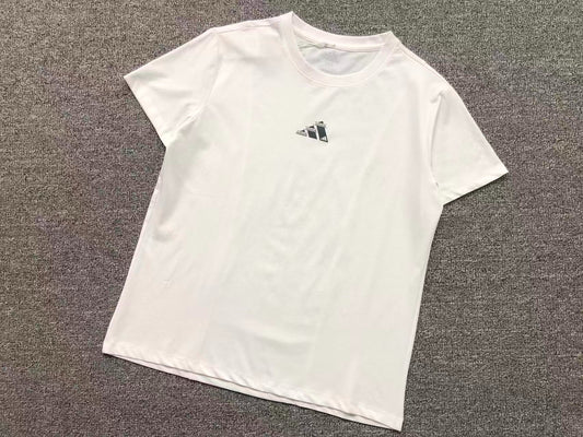 Camiseta Adidas Micro Logo Minimal Feminina