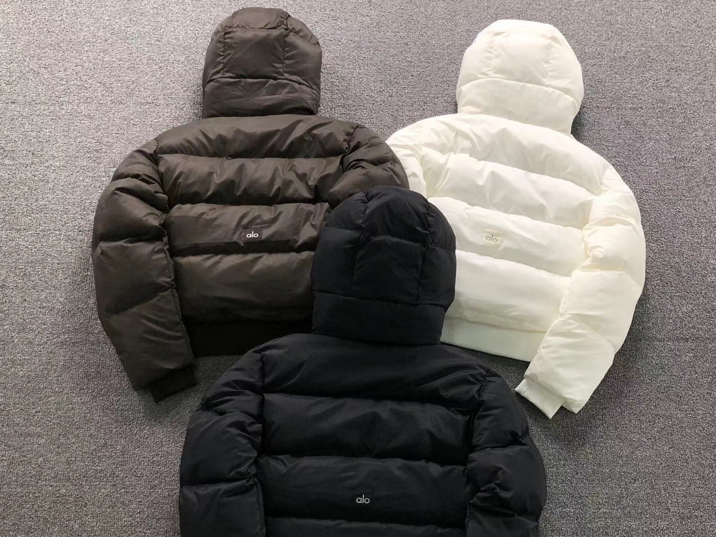 Jaqueta ALO puffer com capuz Feminino
