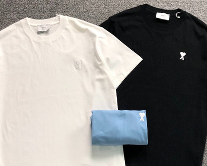 Camiseta AMI Paris Logo Coração Mini Bordado