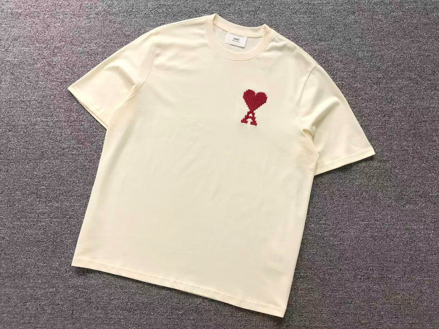 Camiseta AMI Paris Premium Mini Heart Detail
