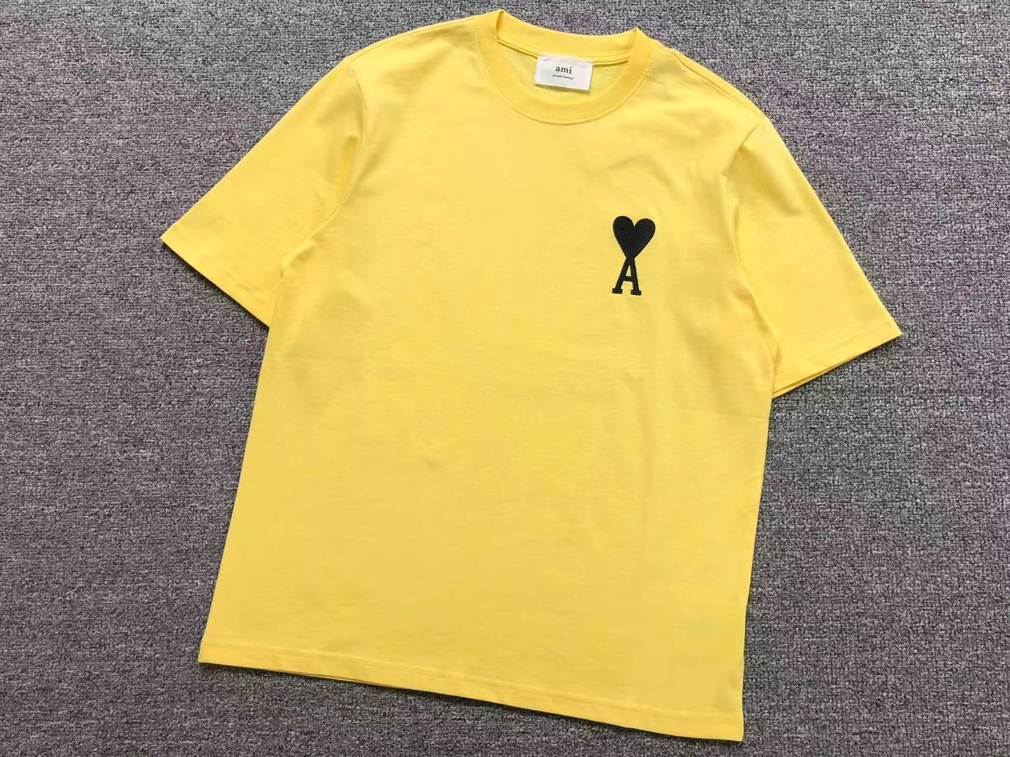 Camiseta AMI Paris Mini Heart Color Contrast