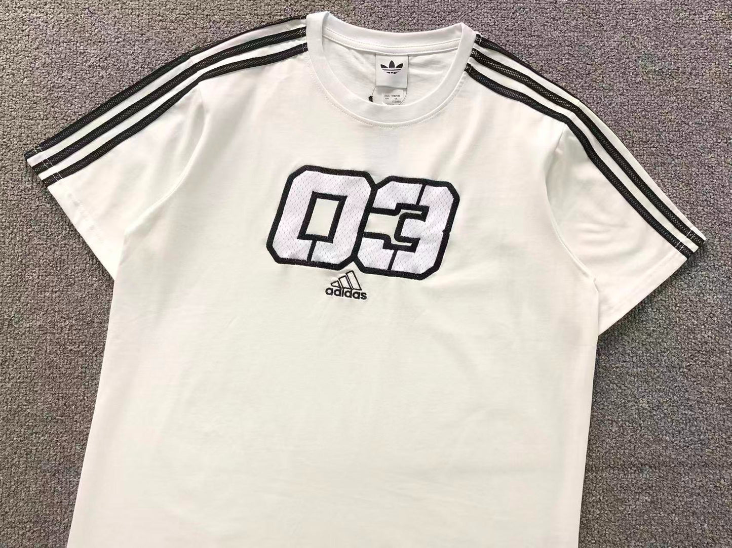 Camiseta Adidas Varsity 03
