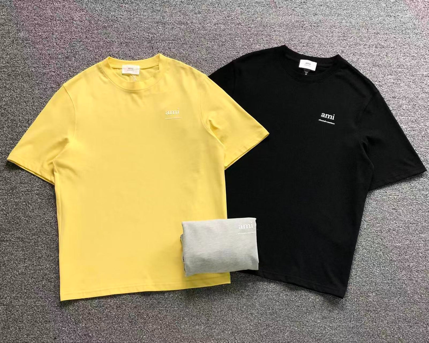 Camiseta AMI Paris Signature Small Logo