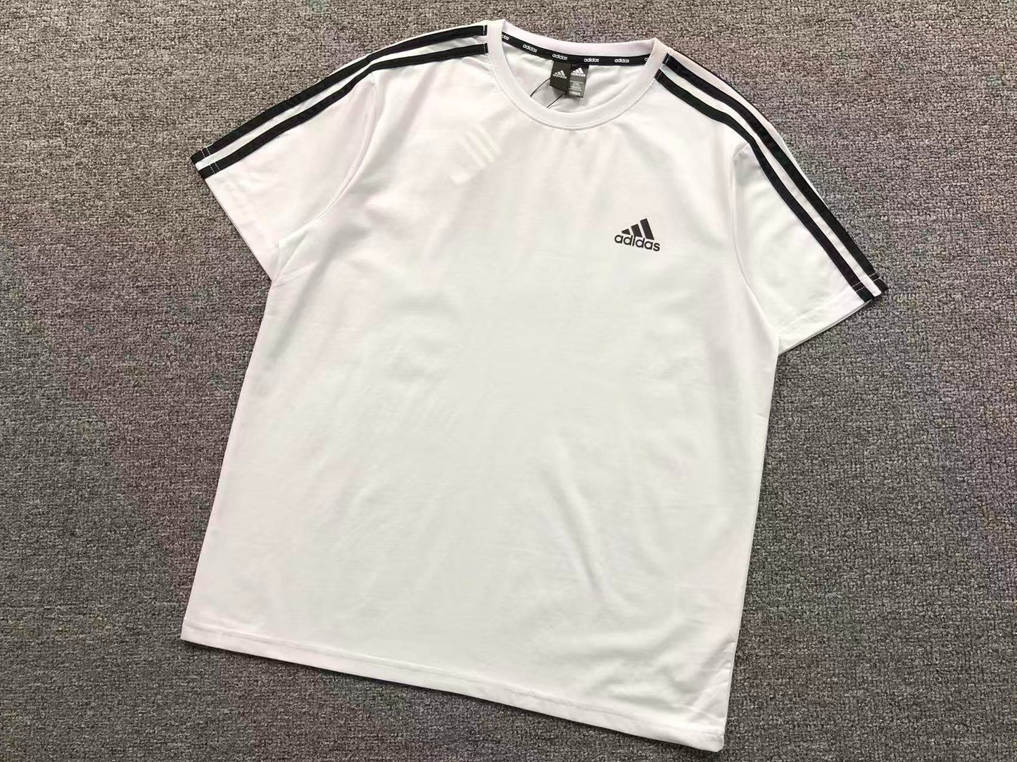Camiseta Adidas Active Wear 3 Stripes