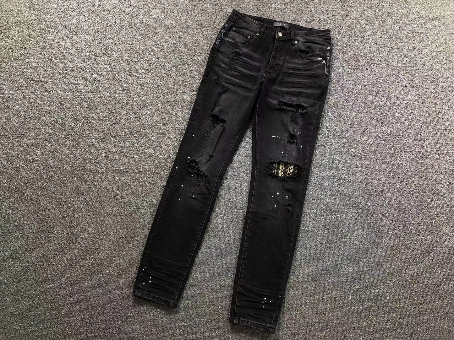 Calça AMIRI Heavy Destroyed Black Denim