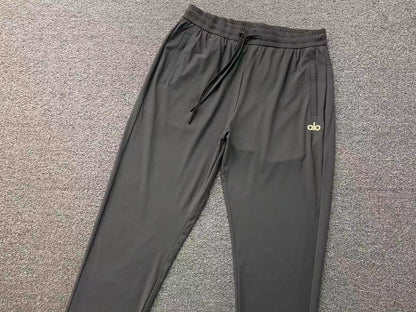 Calça elástica ALO moletom reta
