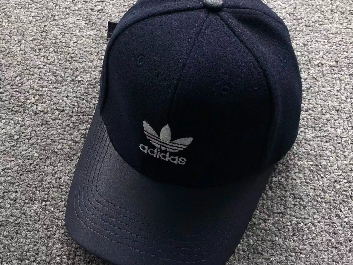 Boné adidas Silent Luxury