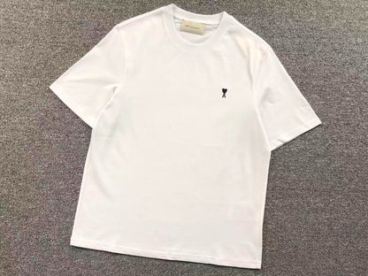 Camiseta AMI Paris Logo Coração Mini Bordado