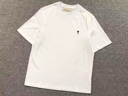 Camiseta AMI Paris Logo Coração Mini Bordado