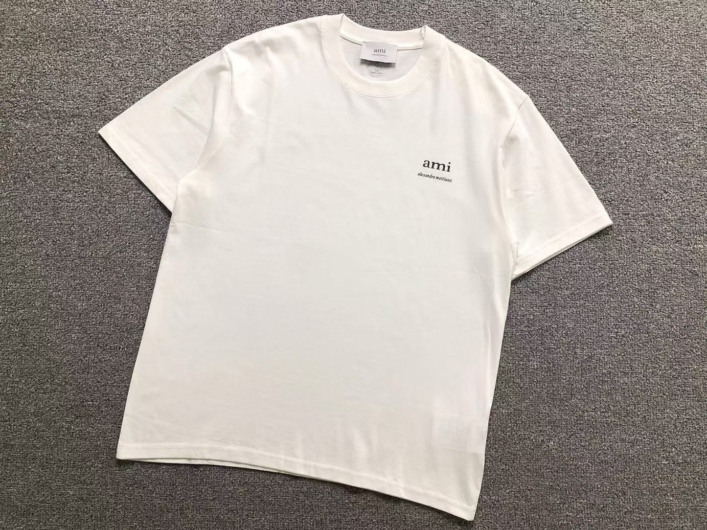 Camiseta AMI Paris Mini Signature Logo