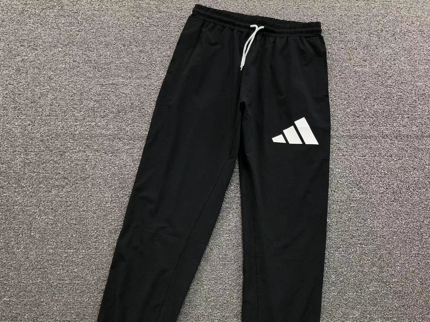 Calça Adidas Tech Minimal Logo Jogger
