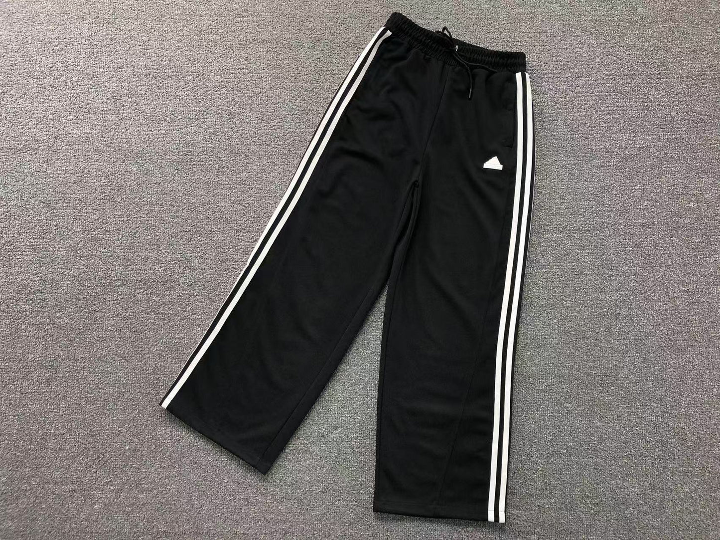 Calça Adidas Classic 3-Stripes Track Pants