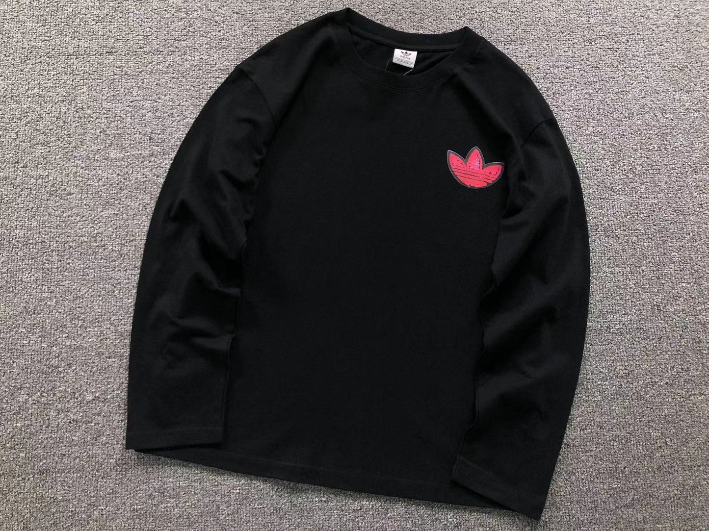 Moletom Adidas Red Badge Crew