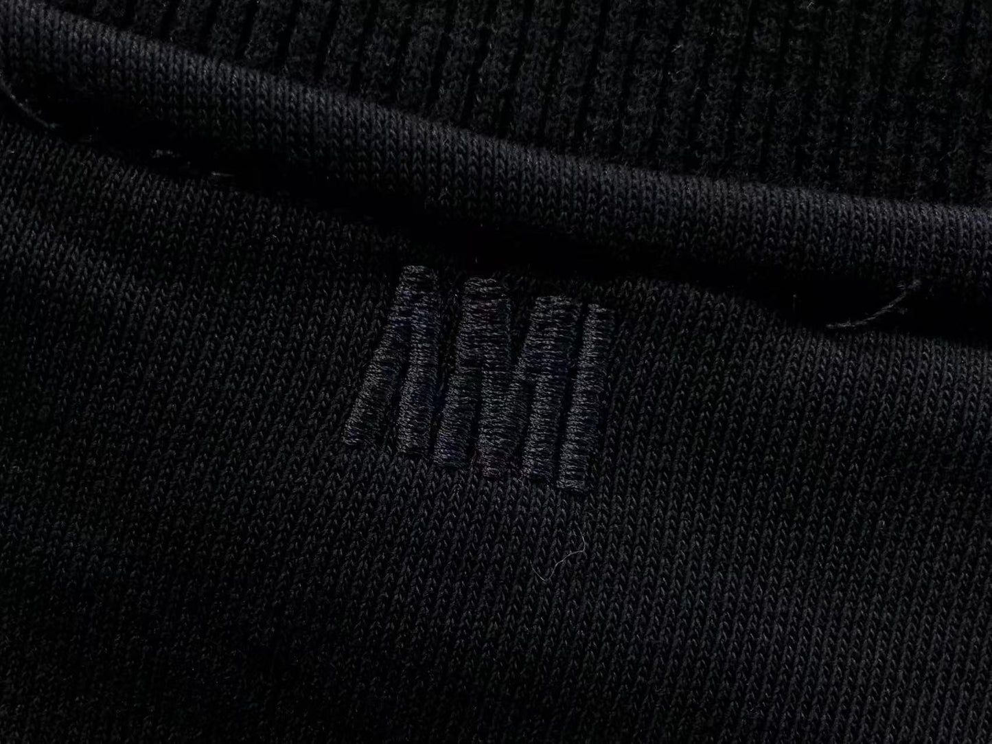Moletom AMI Paris Ami de Cœur Crewneck Gold