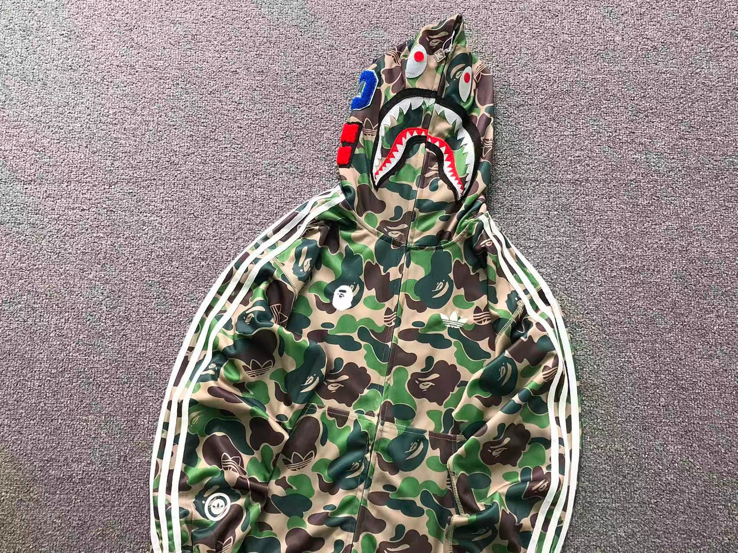 Moletom Adidas x BAPE Shark Camo Zip Hoodie