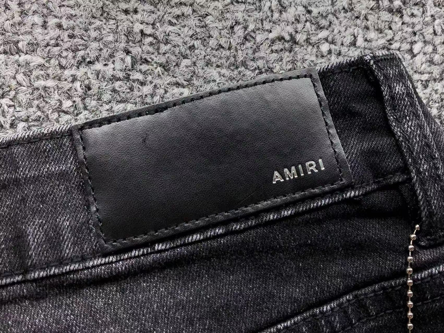 Calça AMIRI Gold Logo Black Denim