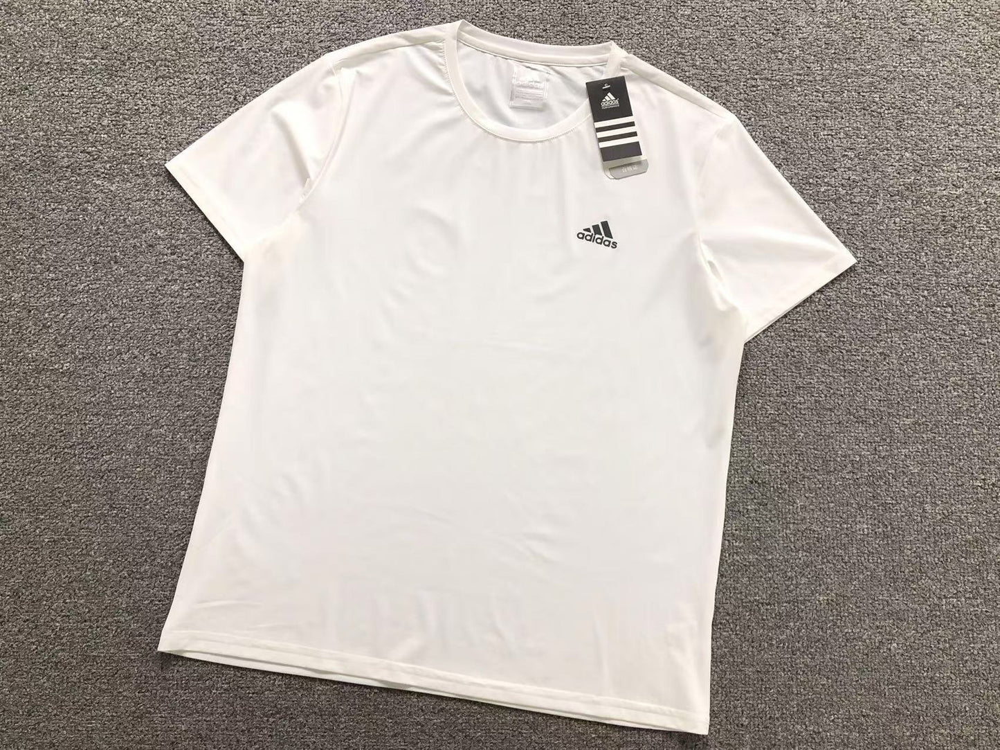 Camiseta Adidas Performance Essential