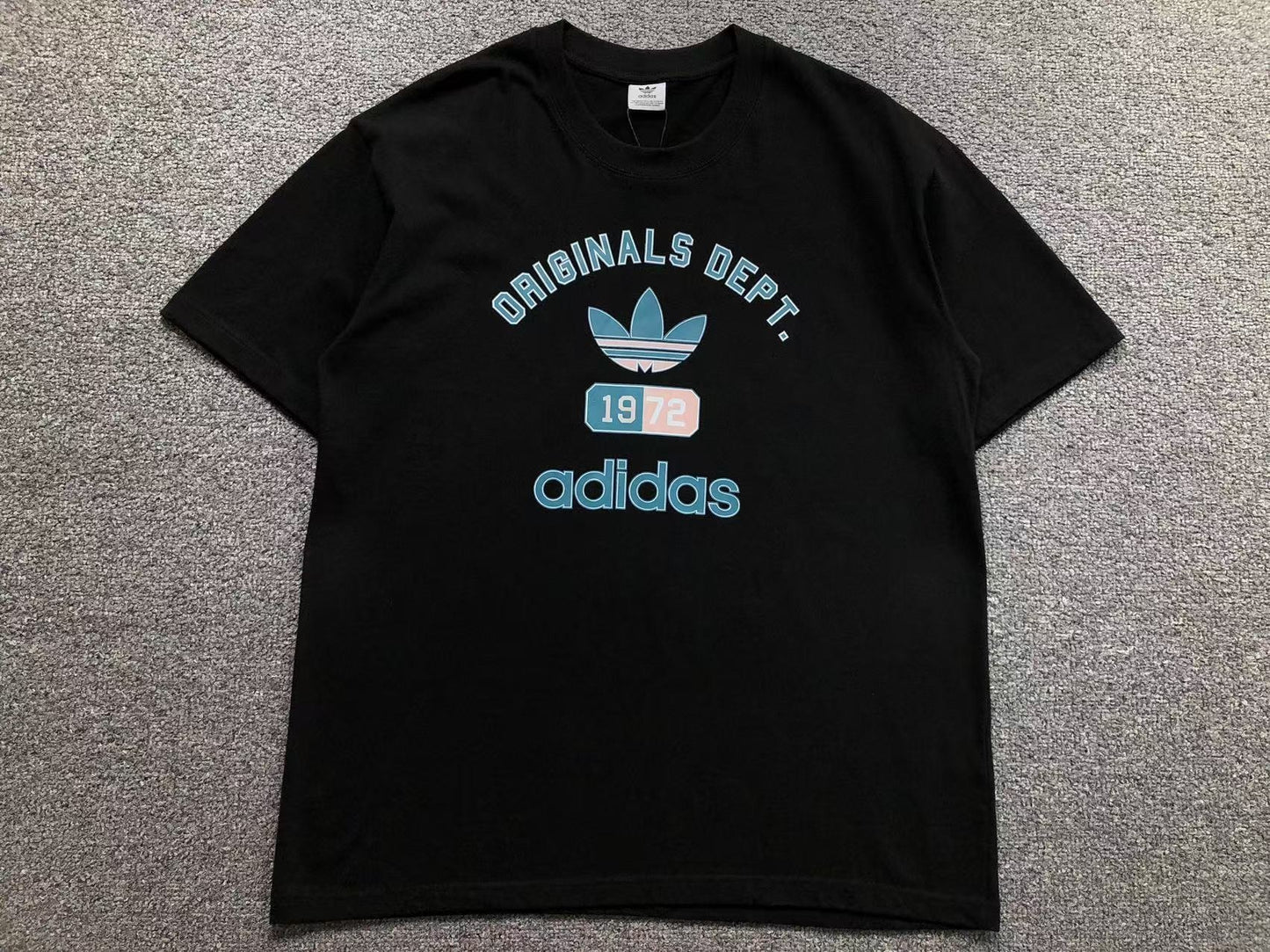 Camiseta Adidas Dept 1972 Vintage Logo