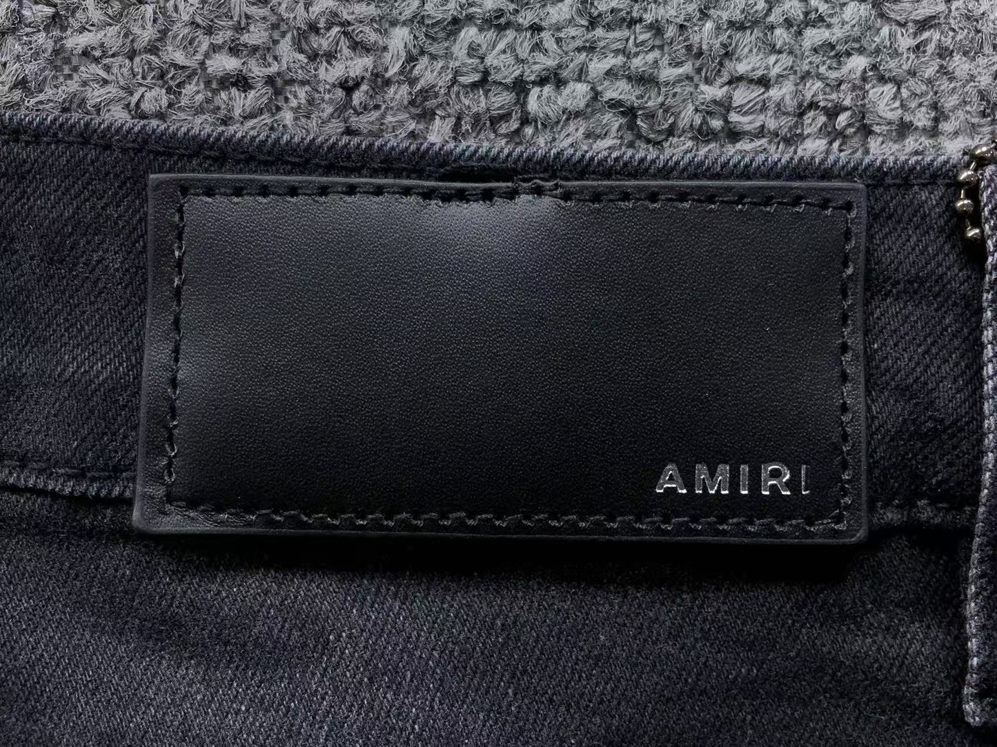 Calça AMIRI Tonal Logo Distress Denim