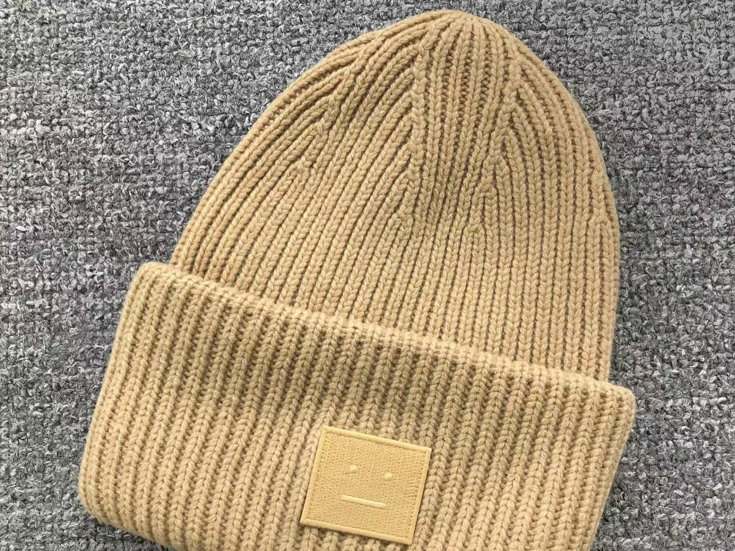 Touca Acne Studios Winter Essential