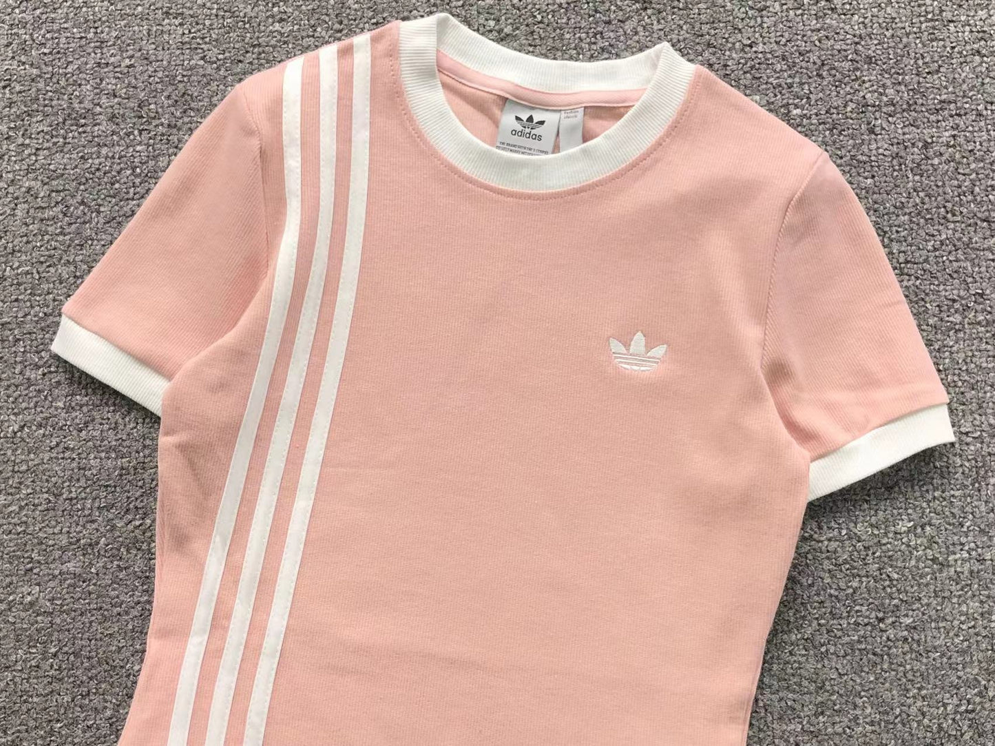 Camiseta Adidas Originals Slim Stripes Feminina