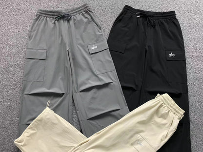 Calça elástica ALO moletom cargo