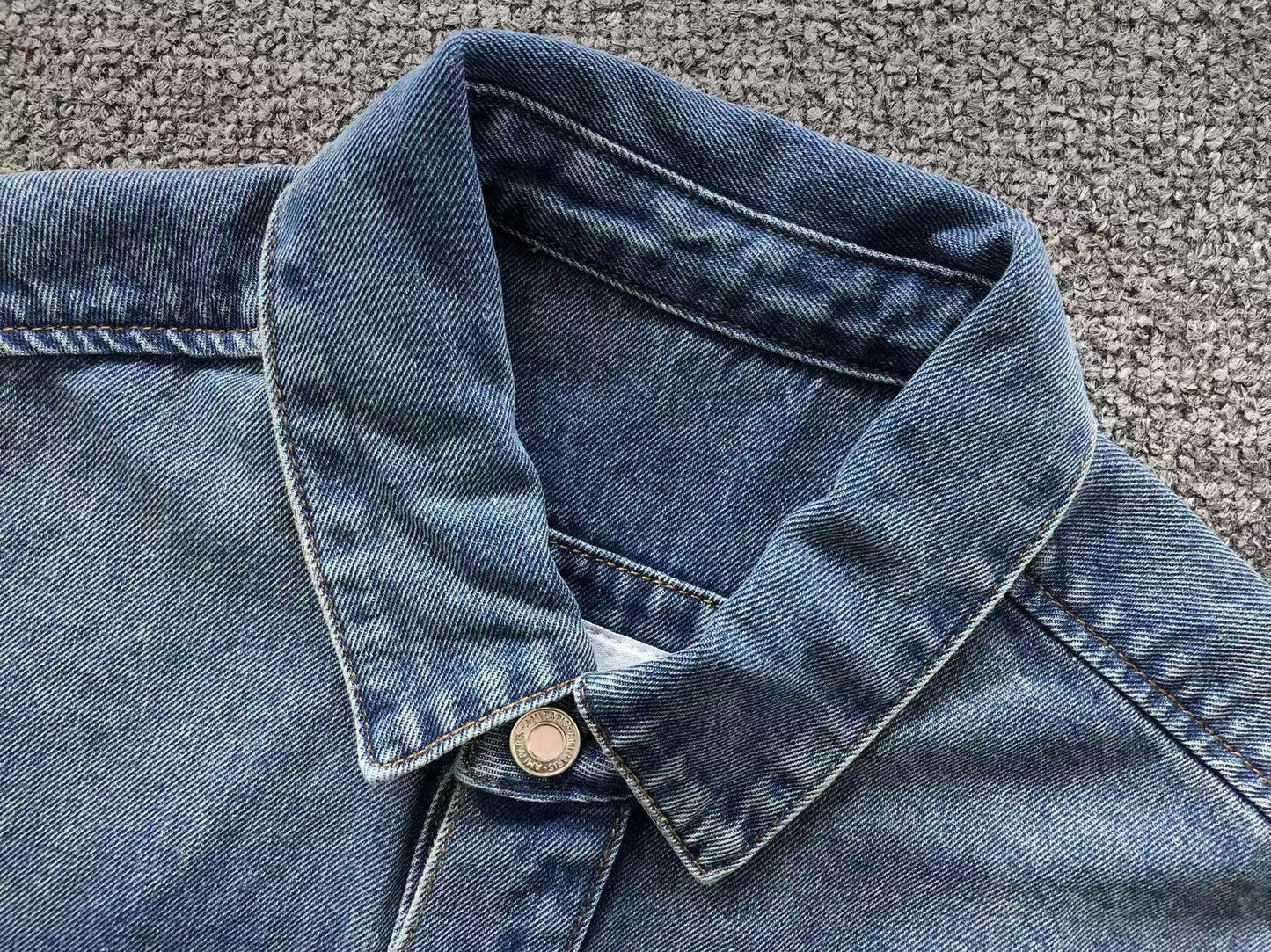 Camisa AMI Paris Washed Denim Heart