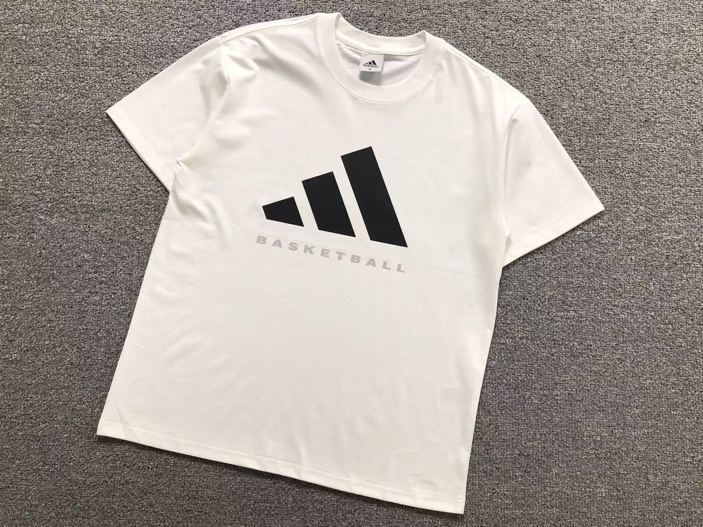 Camiseta adidas Basketball Logo