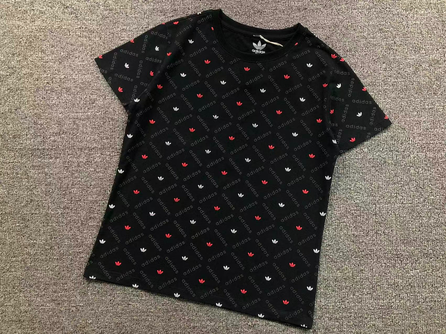Camiseta Adidas Monogram All Over Feminina