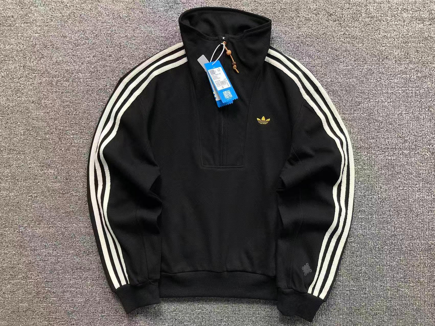 Moletom Adidas Clean Heritage Fit Feminina
