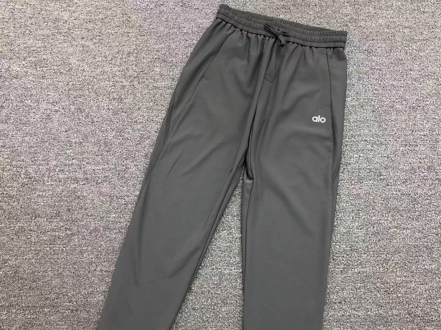 Calça elástica ALO moletom reta