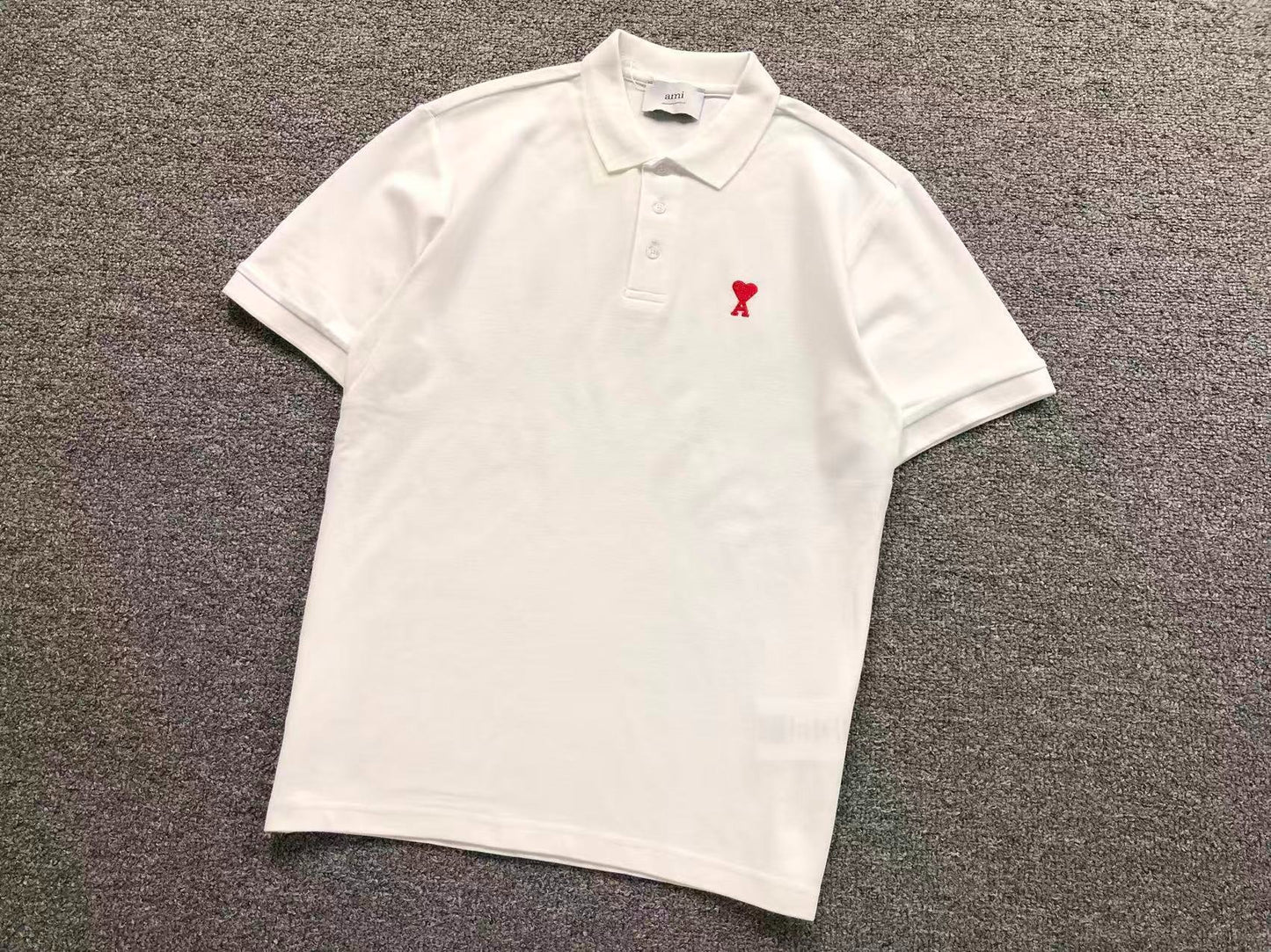 Camiseta Polo AMI Paris Logo Coração Bordado