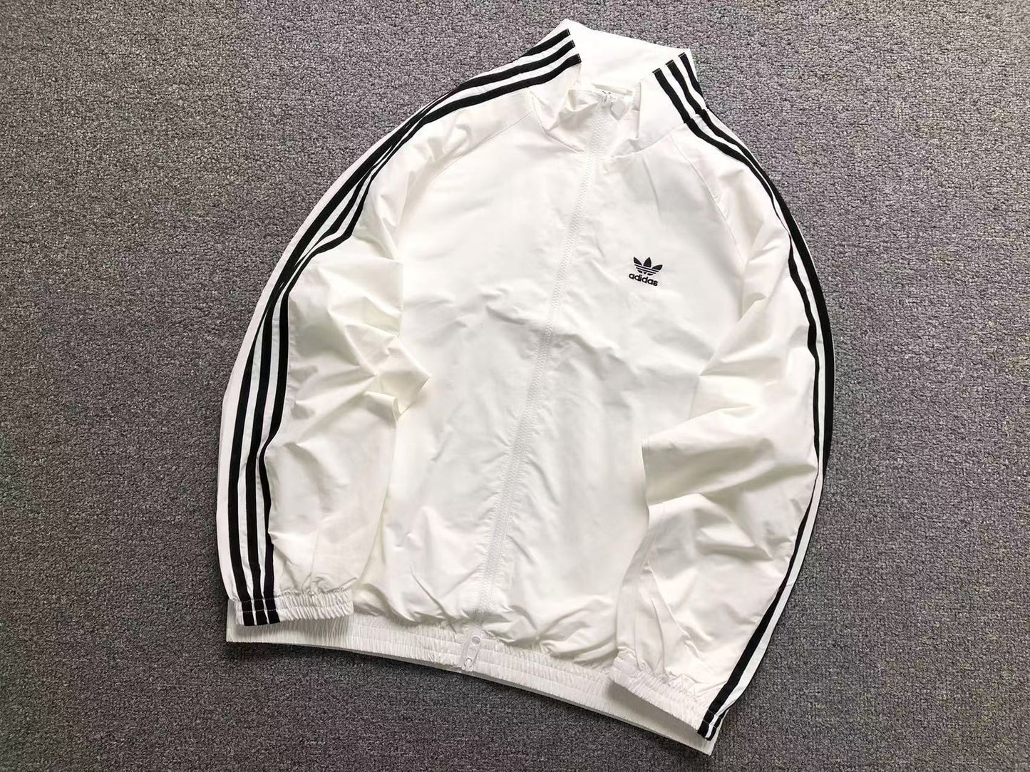 Jaqueta Adidas Lightweight Shell