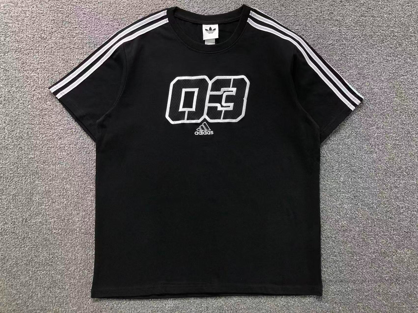 Camiseta Adidas Varsity 03