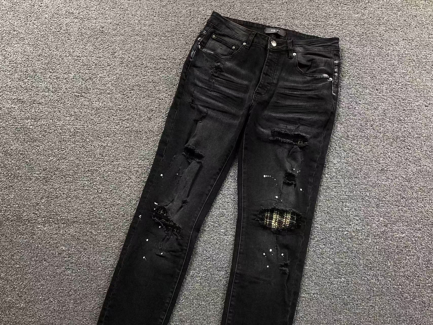 Calça AMIRI Heavy Destroyed Black Denim