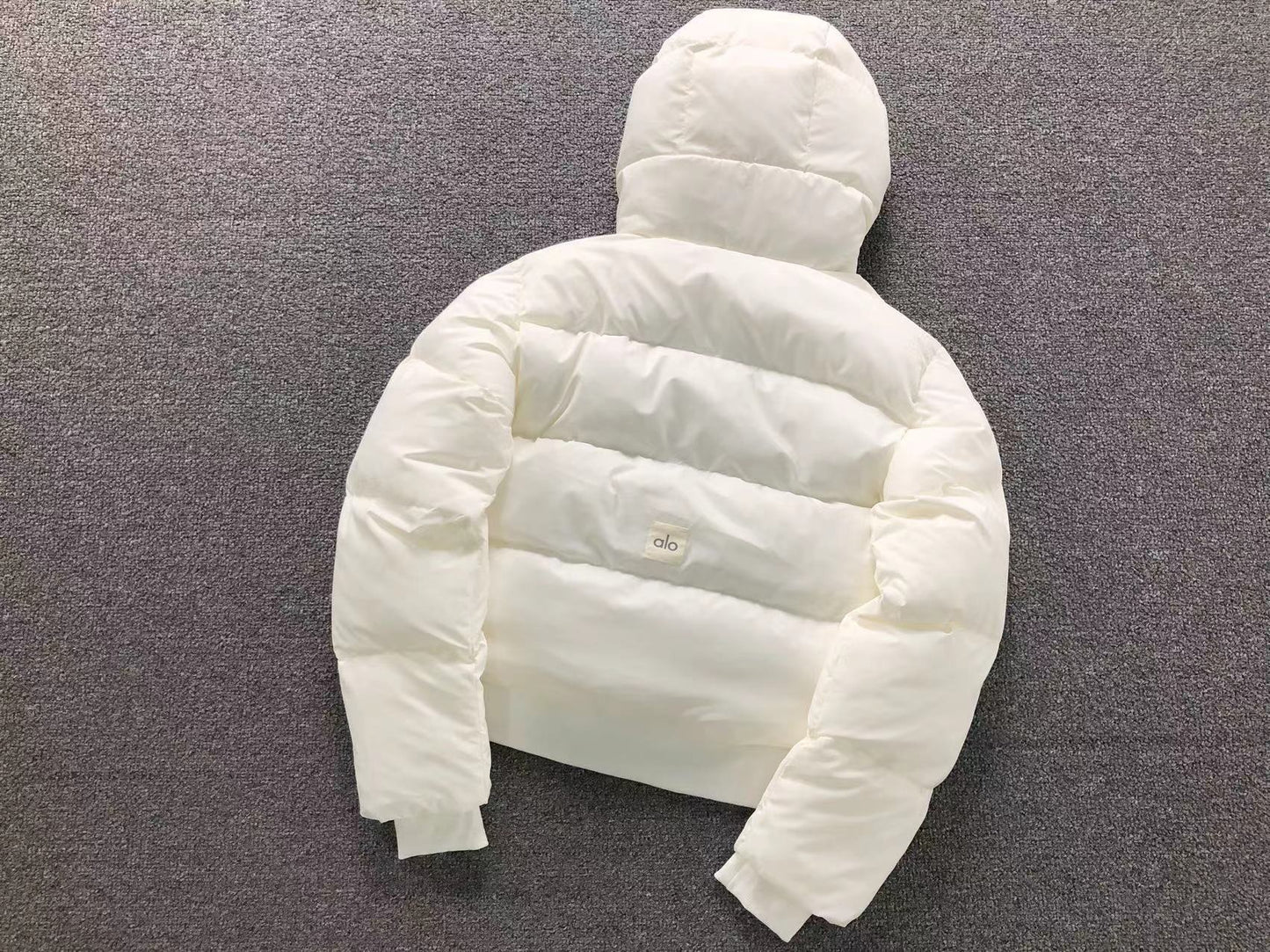 Jaqueta ALO puffer com capuz Feminino