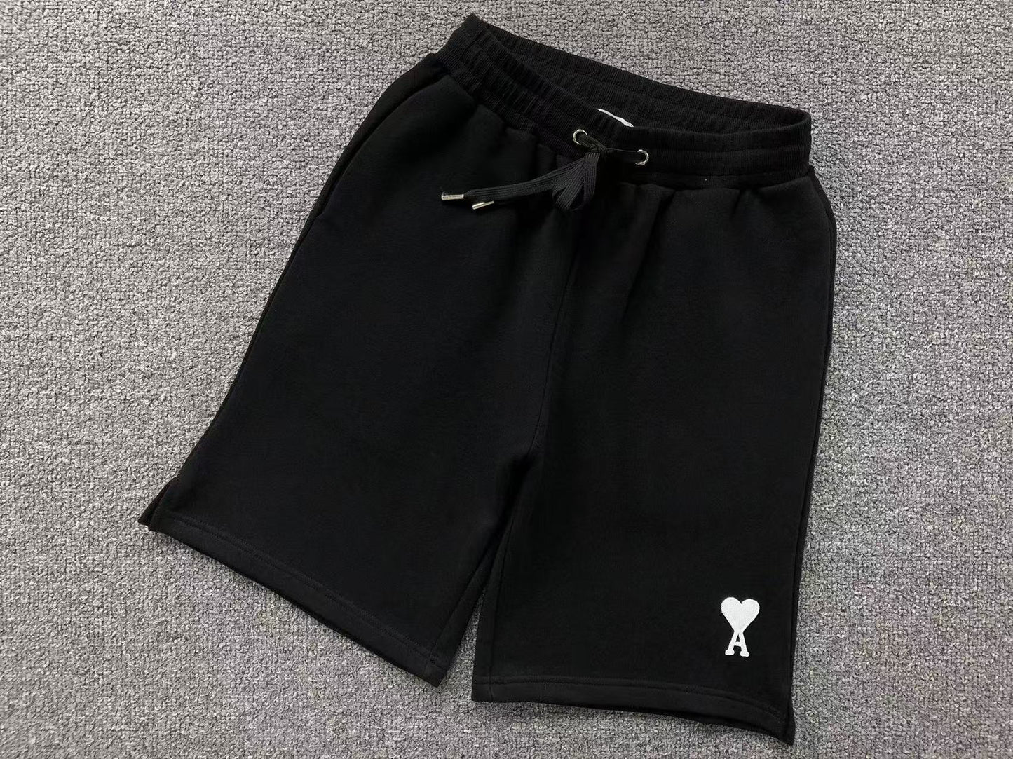 Short AMI Paris Heart Logo