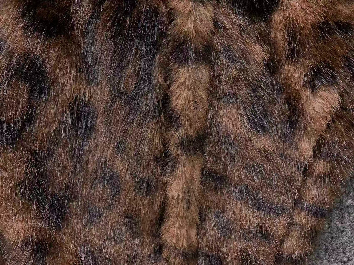 Jaqueta Adidas Leopard Faux Fur Jacket