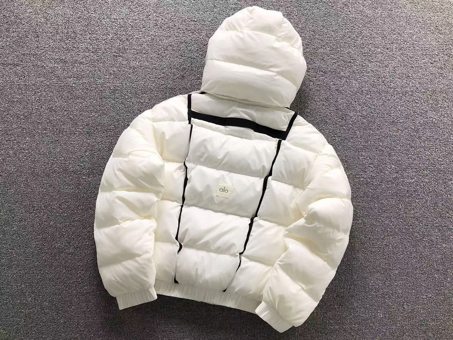Jaqueta ALO puffer com capuz Feminino