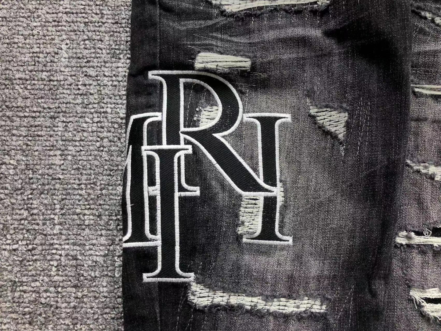 Calça Jeans AMIRI Distressed Black