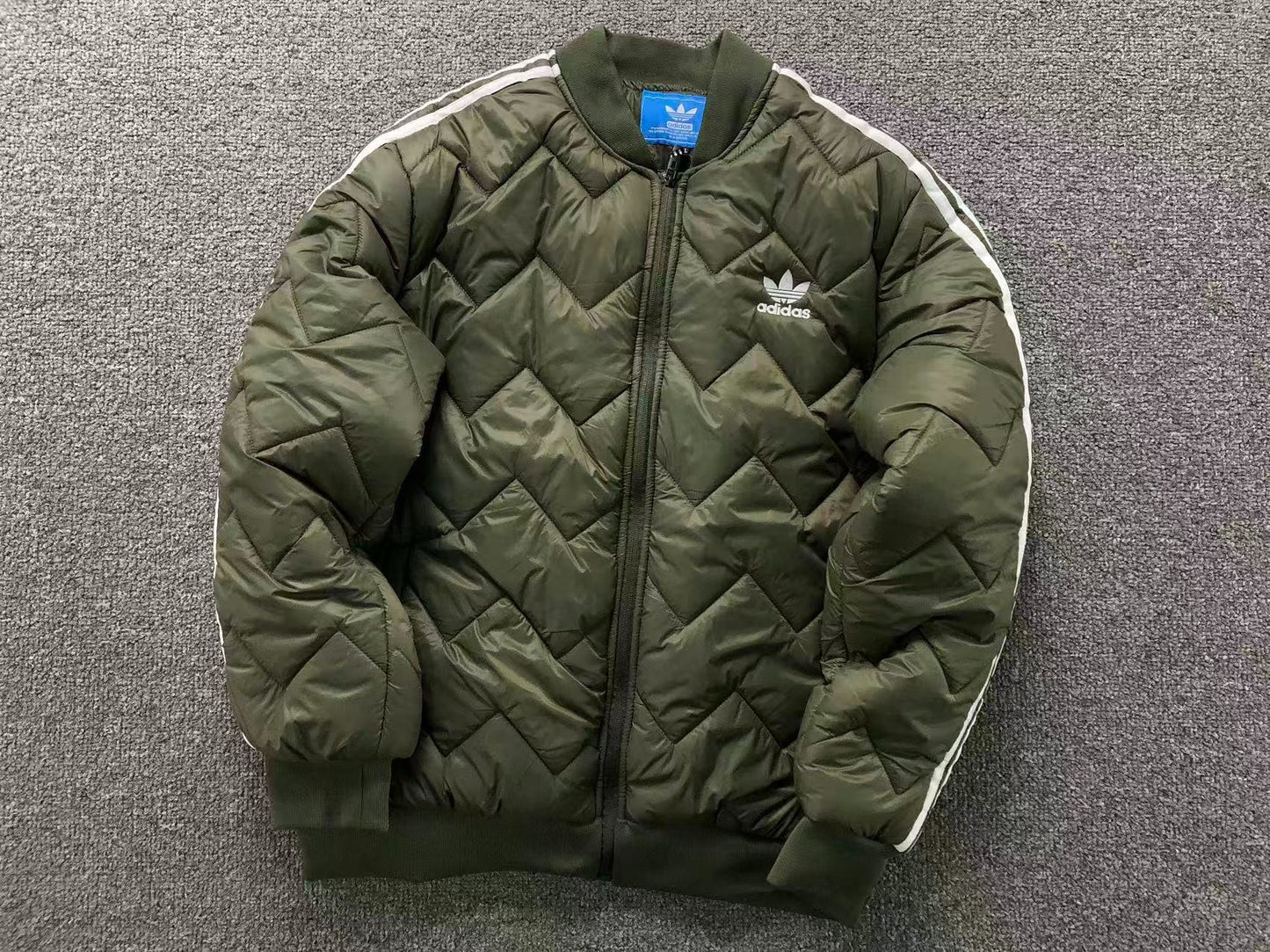 Jaqueta Puffer adidas Chevron Puff