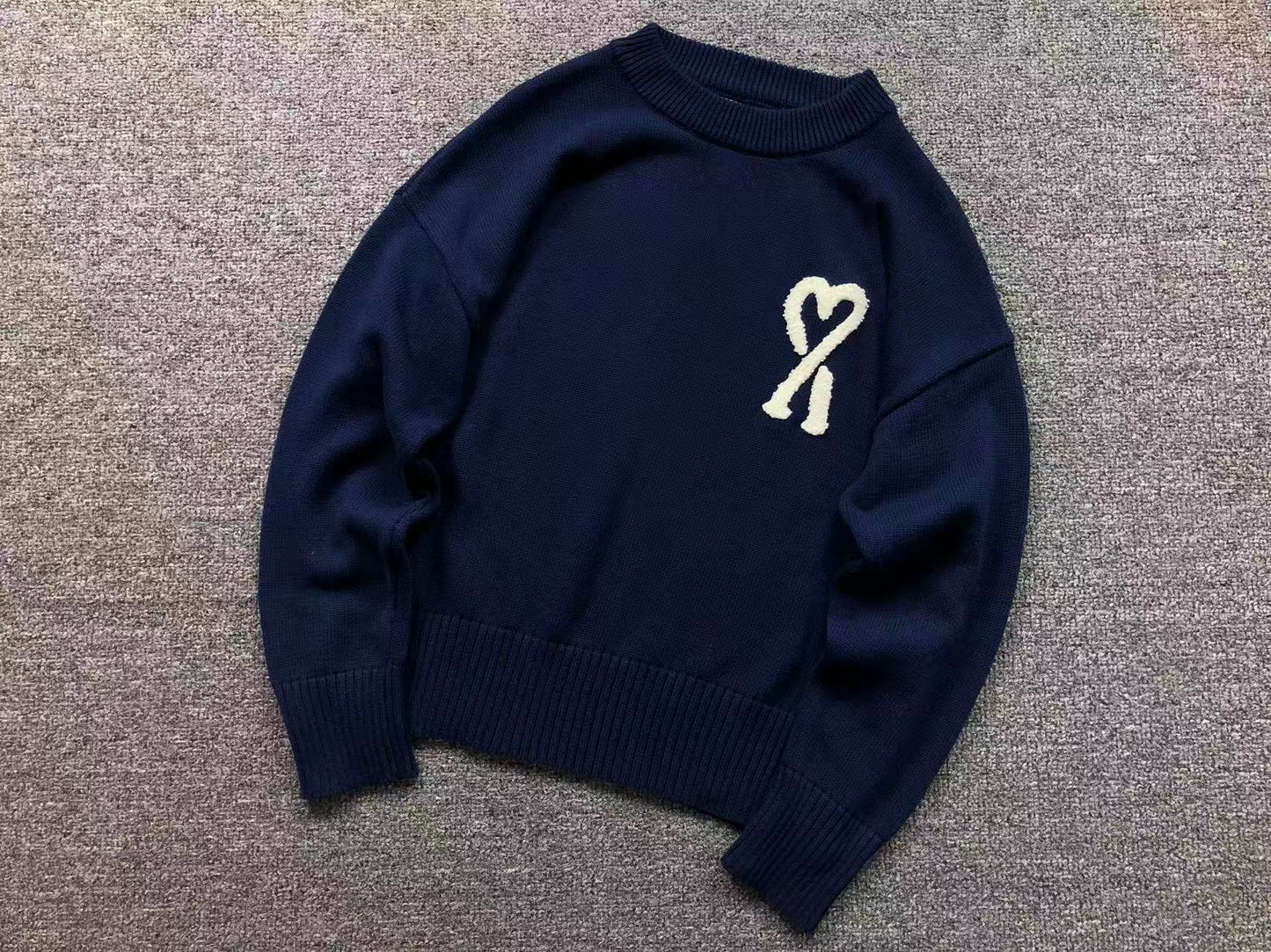 Suéter AMI Paris Logo Coração Essential
