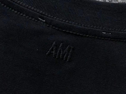 Camiseta AMI Paris Coração Dourado