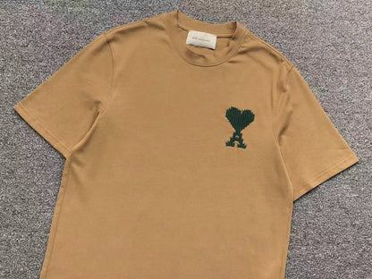 Camiseta AMI Paris Logo Coração Bordado