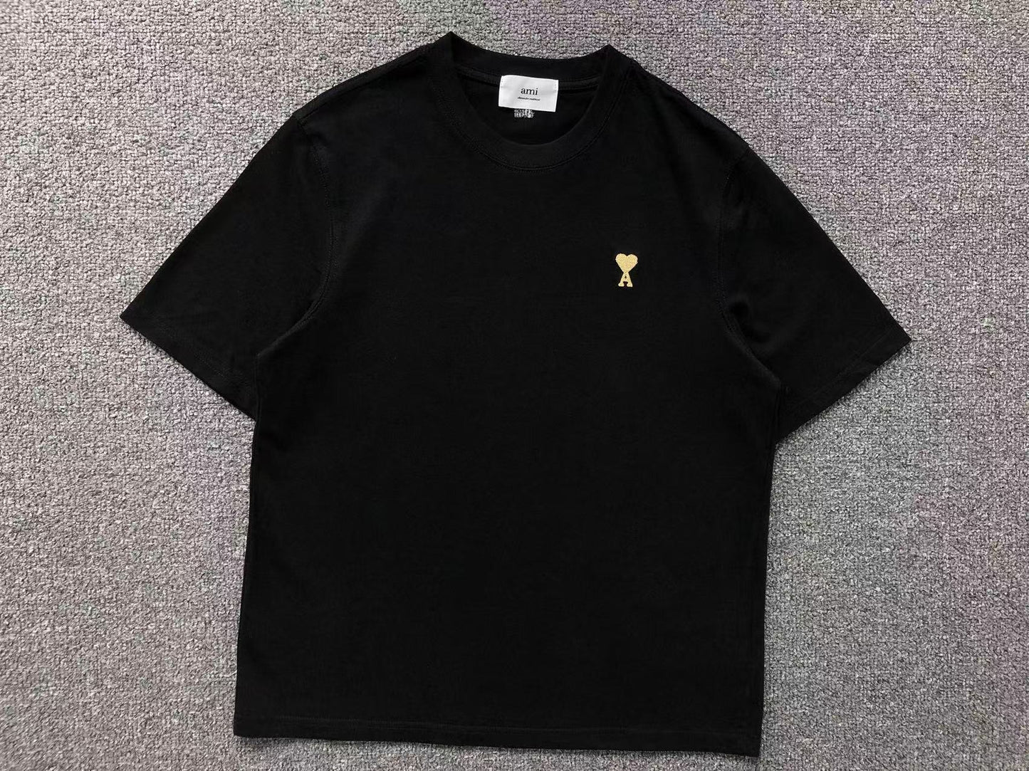 Camiseta AMI Paris Mini Heart Logo Contrast Tee