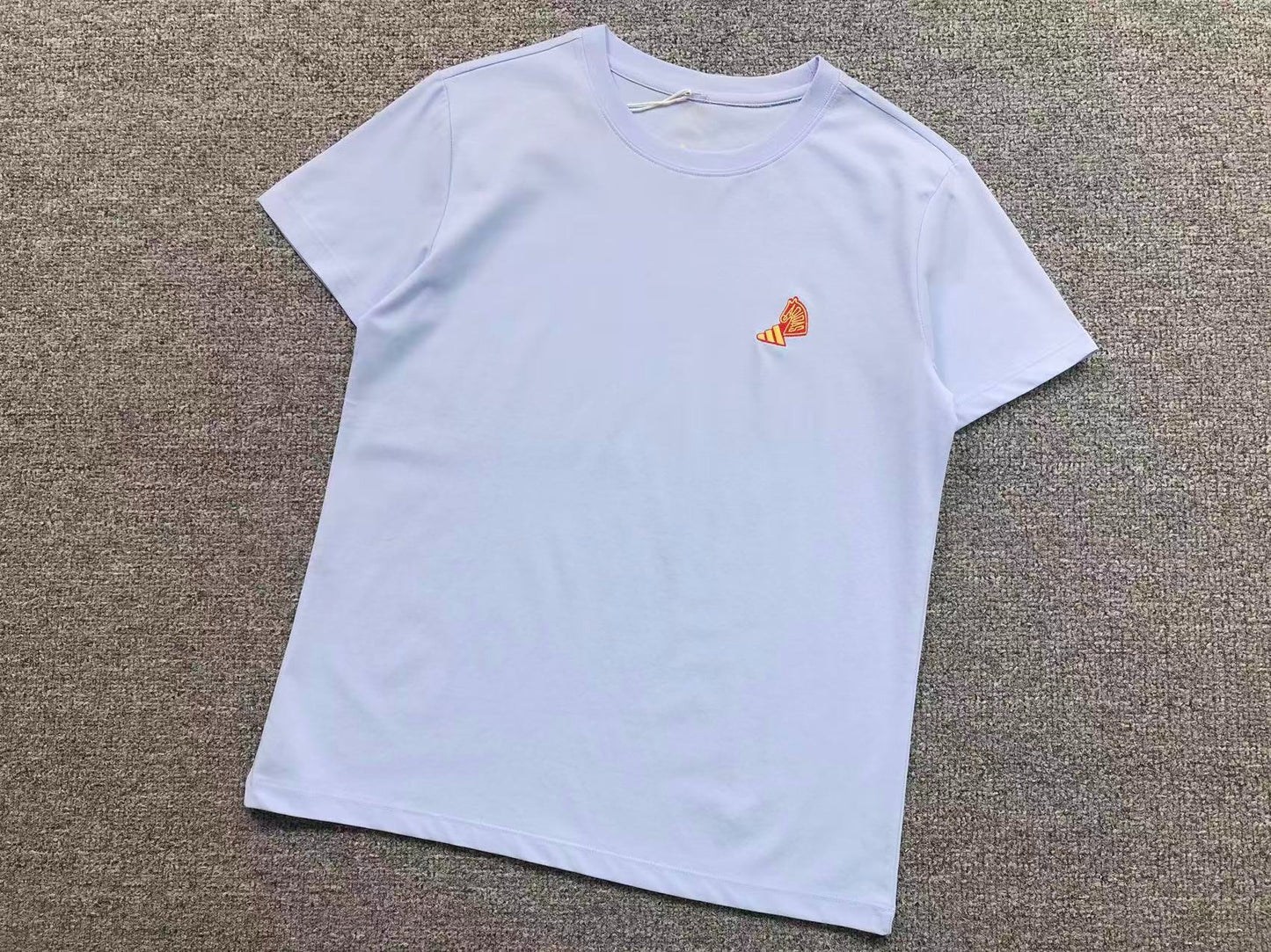 Camiseta Adidas Mini Icon Essentials Feminina