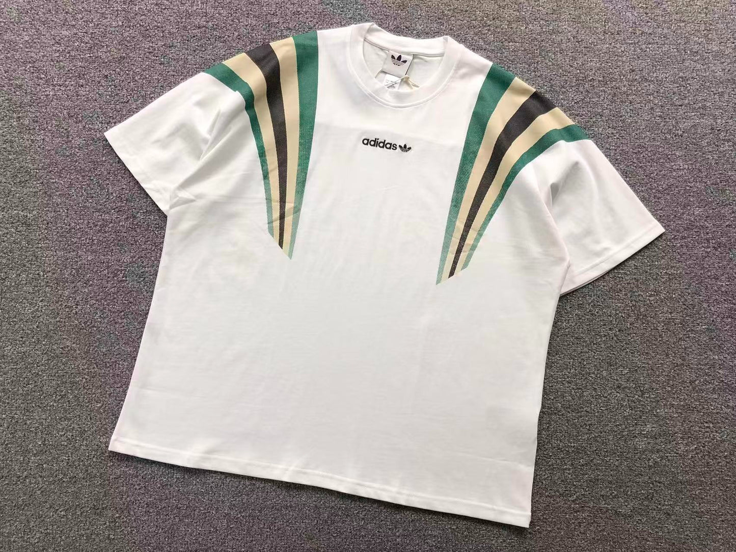 Camiseta adidas Originals Stripes Vintage