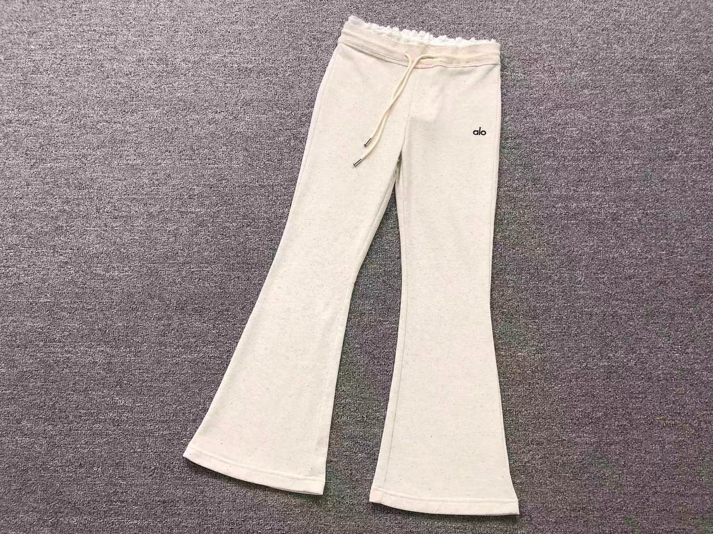 Calça elástica ALO moletom flare feminino