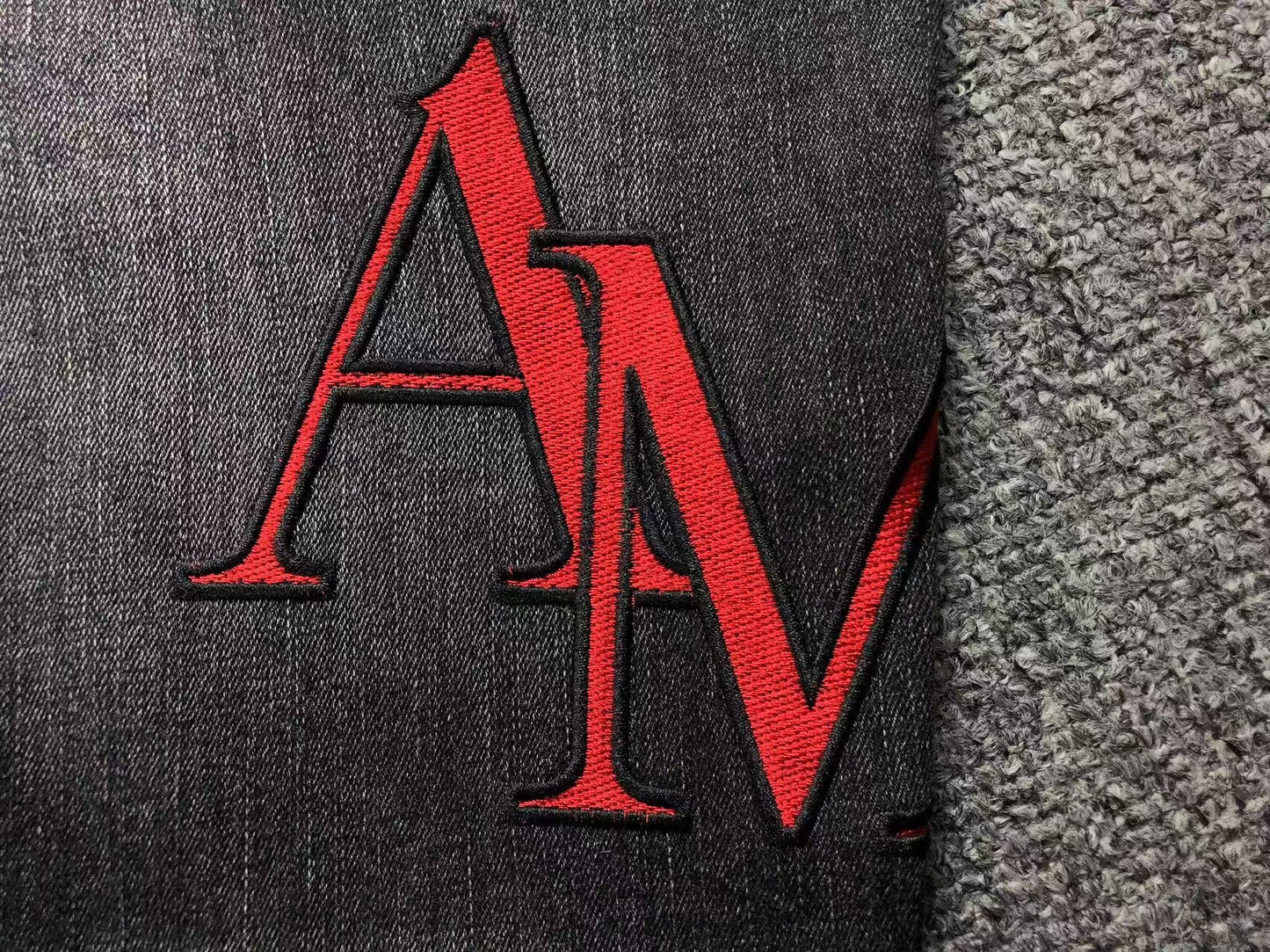Calça AMIRI Red Logo Destroyed