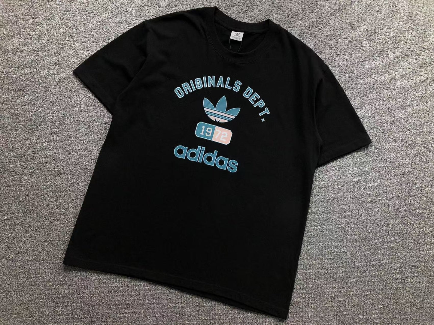 Camiseta Adidas Dept 1972 Vintage Logo